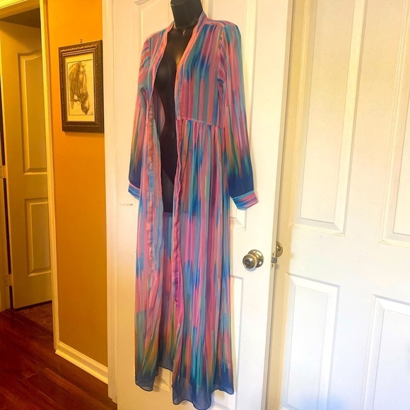 “LABEL RITU KUMAR” Sheer Kimono Kaftan Shrug - Picture 9 of 16